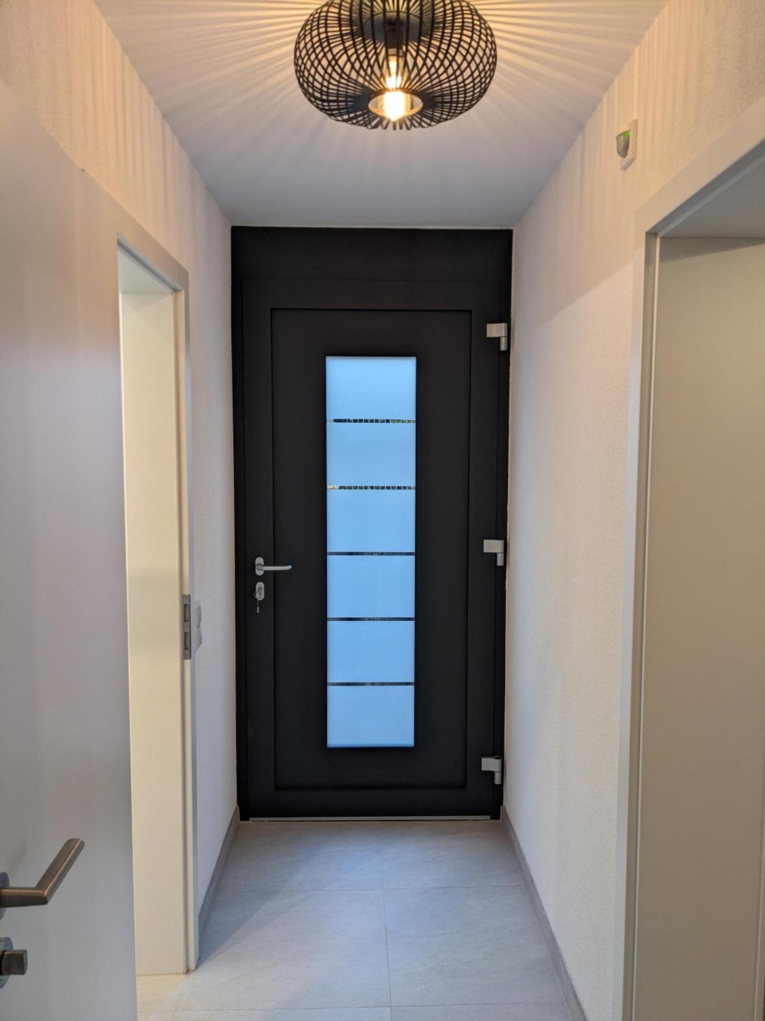 Modernes 1- Zimmer- Apartment Am Fusse Des Hohenstaufen ゲッピンゲン エクステリア 写真